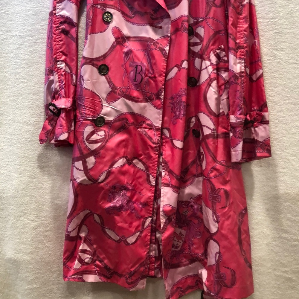 🎉HP🎉Limited Ed. Burberry Hot Pink Raincoat!😱 - Picture 3 of 6